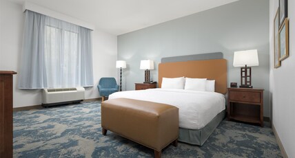 Hampton Inn Cleveland Room Type - 1 KING BED NONSMOKING