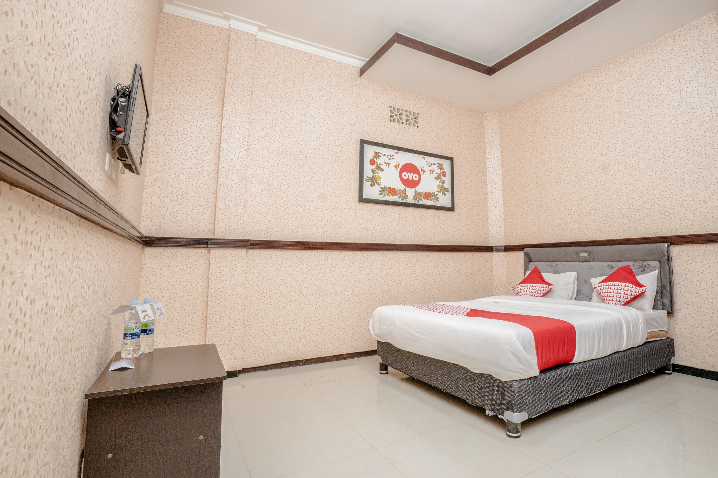 Hotel O Central Batu Near Jatim Park 3 Formerly Bunga Matahari Hotel - Tap to explore photos