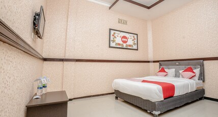 Hotel O Central Batu Near Jatim Park 3 Formerly Bunga Matahari Hotel Room Type - Indonesia Deluxe Double Hotel O Central Batu Near Jatim Park 3 Formerly Bunga Matahari Hotel Room Type - Indonesia Deluxe Double