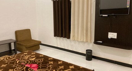 Shyam Vatika Room Type - Super Deluxe Room