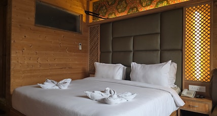Hotel Snow Palace Room Type - Deluxe Room Hotel Snow Palace Room Type - Deluxe Room