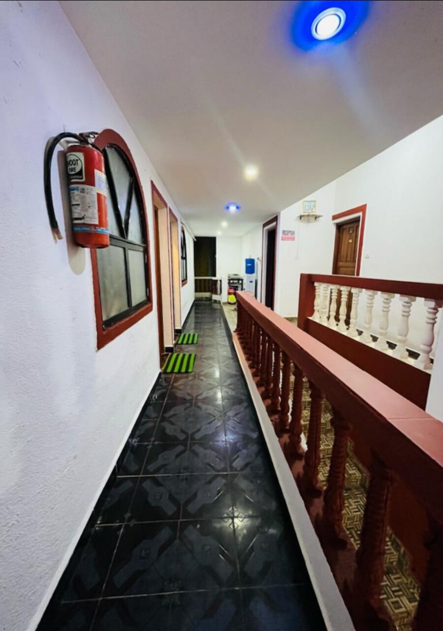 Ocean breeze home stay - Tap to explore photos