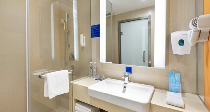 Holiday Inn Express SHANGHAI ZHENPING Room Type - 1 Bedroom Suite