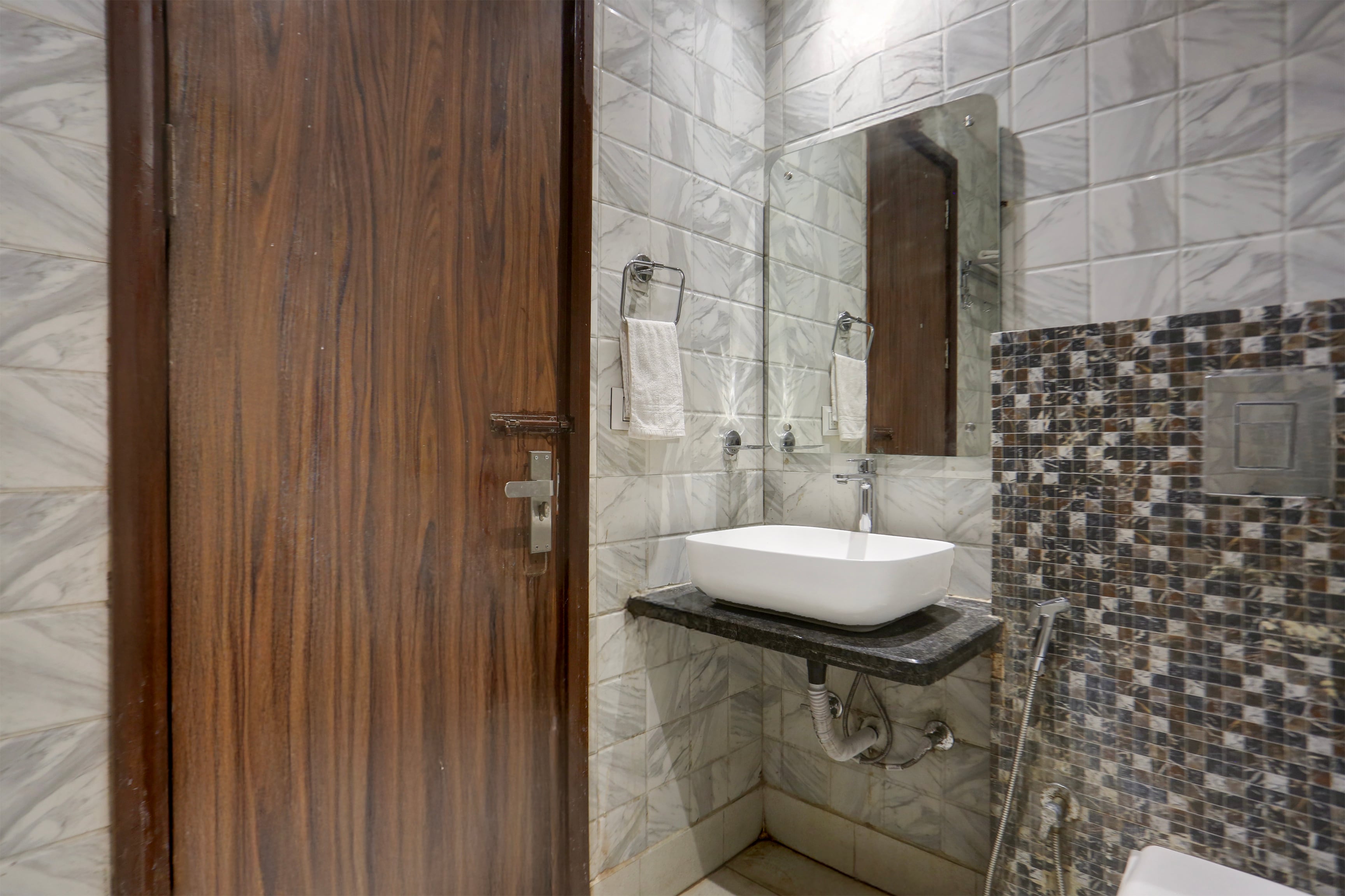 Hotel O Sisley Residency - Tap to explore photos