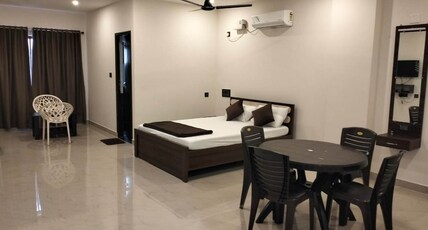 USHA BOARDINGANDLODGING Room Type - A C DELUX