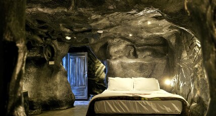 Biglaand Dew Castle Room Type - Cave Room
