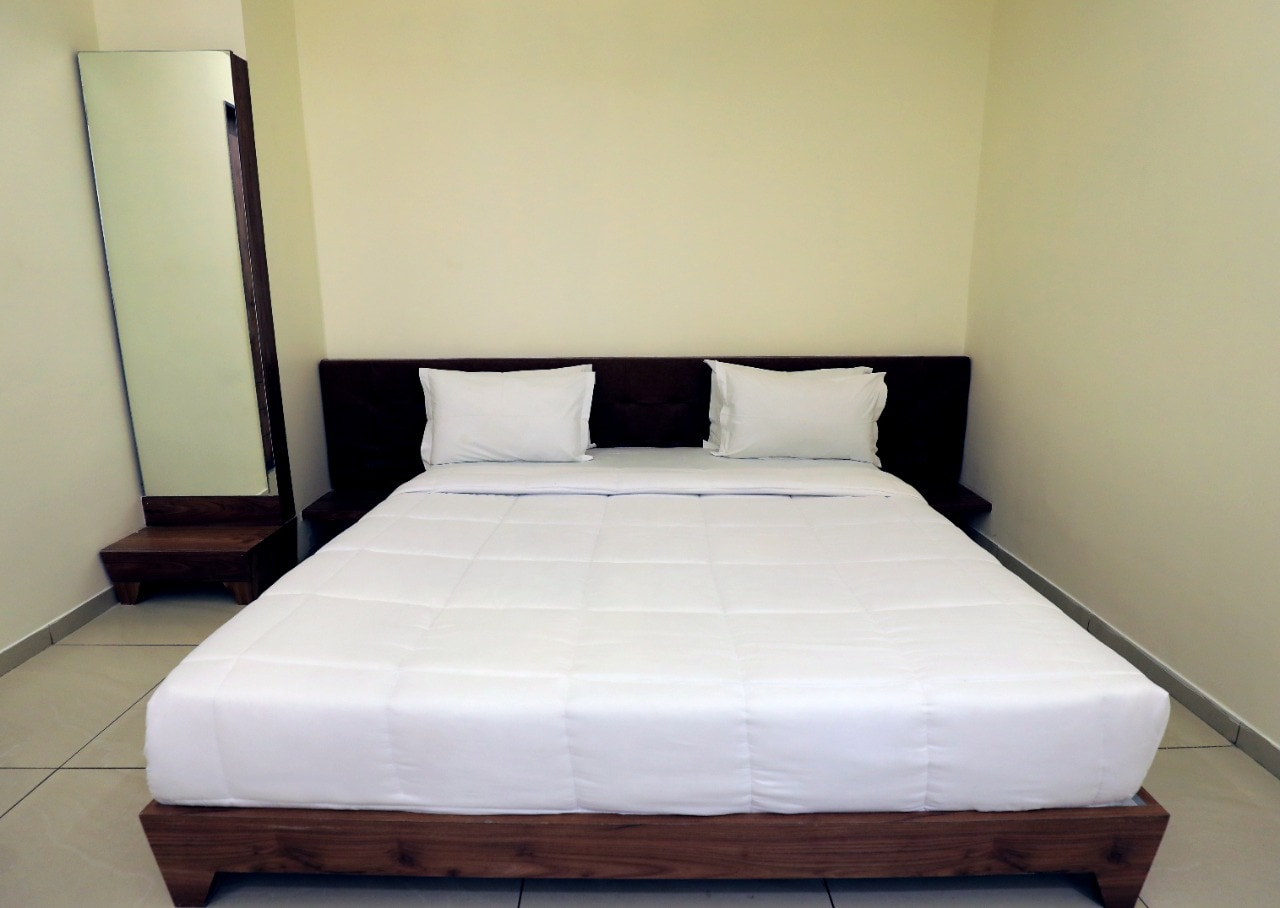 HOTEL BLACKWOOD - Tap to explore photos