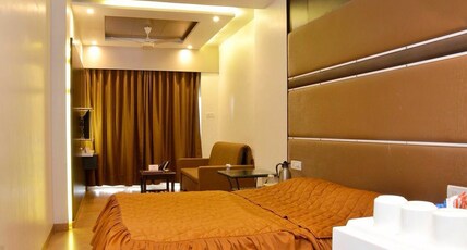 Hotel Lake View Room Type - Executive (triple) with Private Sit out