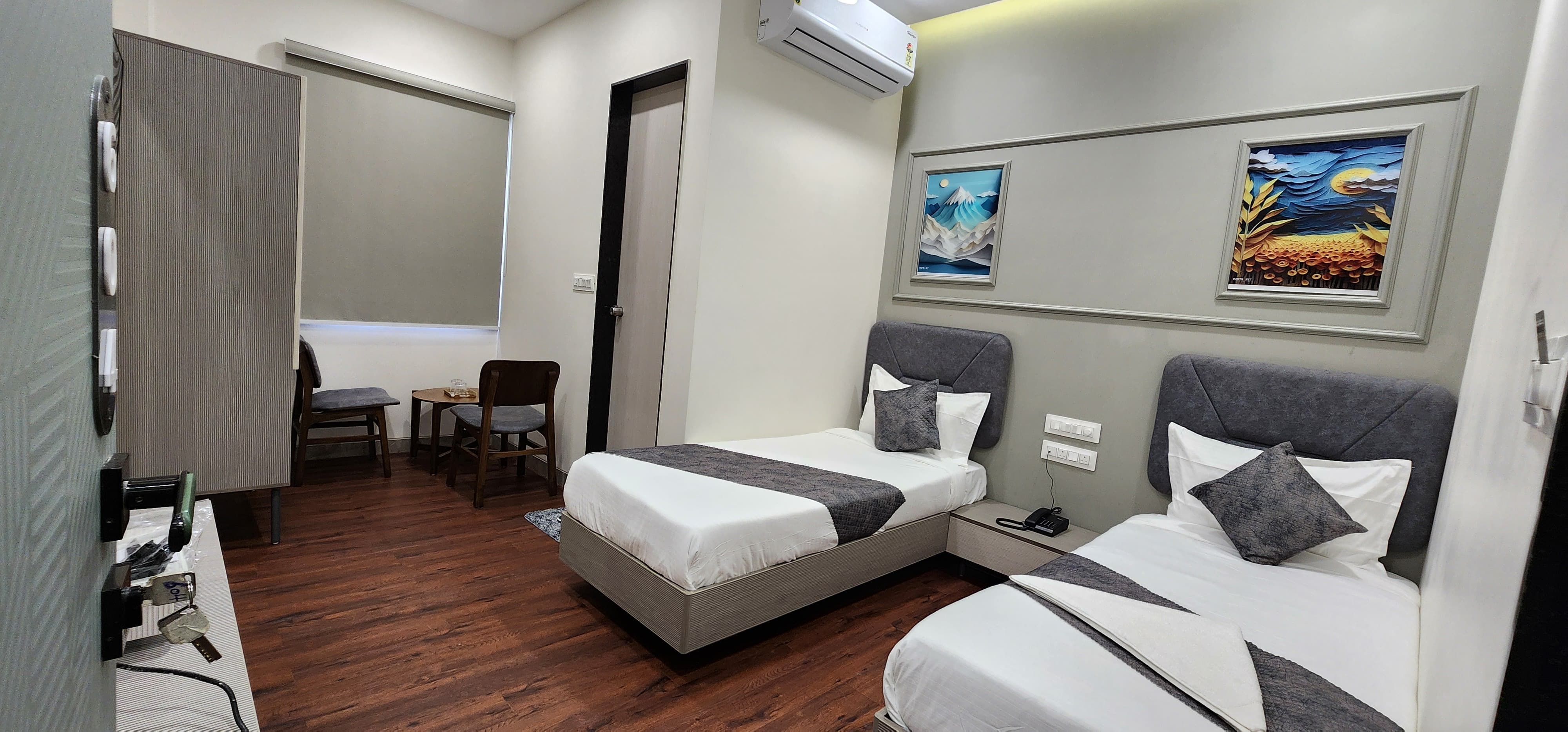 Hotel Great View - Tap to explore photos