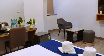 Yellow Sapphire Hotel Gachibowli Room Type - Executive