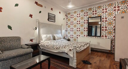 Mahatta Home Stay| Rooms & Restaurant Room Type - Deluxe Room