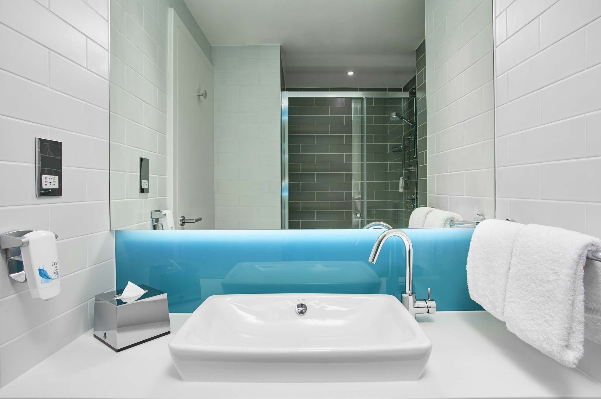 Holiday Inn Express Belfast City - Tap to explore photos