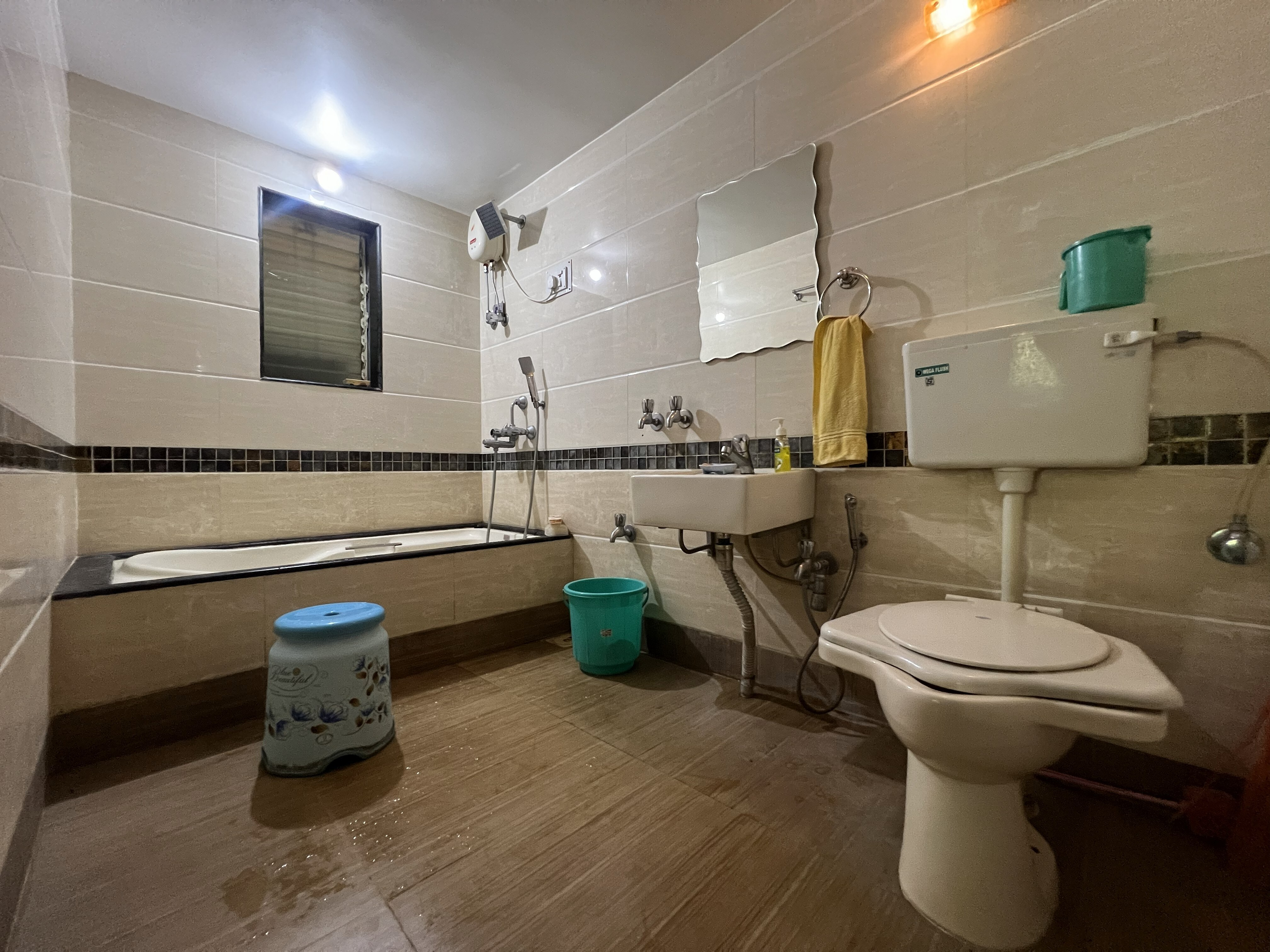 Relax Kurla Dormitory - Tap to explore photos