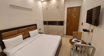 Floyd Stay Room Type - Deluxe Room
