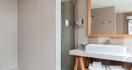 Hotel Castel Maintenon - Handwritten Collection Room Type - Superior Room with 2 zip and link beds