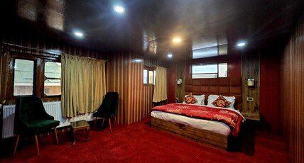 Gulmarg Inn Room Type - Deluxe Room