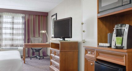 Hilton Garden Inn-Springfield, MA Room Type - 2 QUEEN BEDS