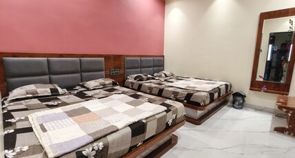 Hotel Shiv Sagar Palace Room Type - Deluxe Double Bed Room