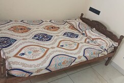 Short stay with double bed and attached bathroom