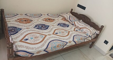 Short stay with double bed and attached bathroom Room Type - 1 bedroom property