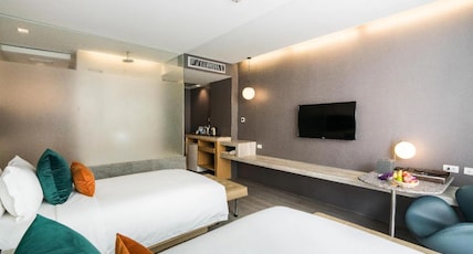 Hotel Vista Pattaya Room Type - Club Luxx Twin Pool View with Balcony Hotel Vista Pattaya Room Type - Club Luxx Twin Pool View with Balcony