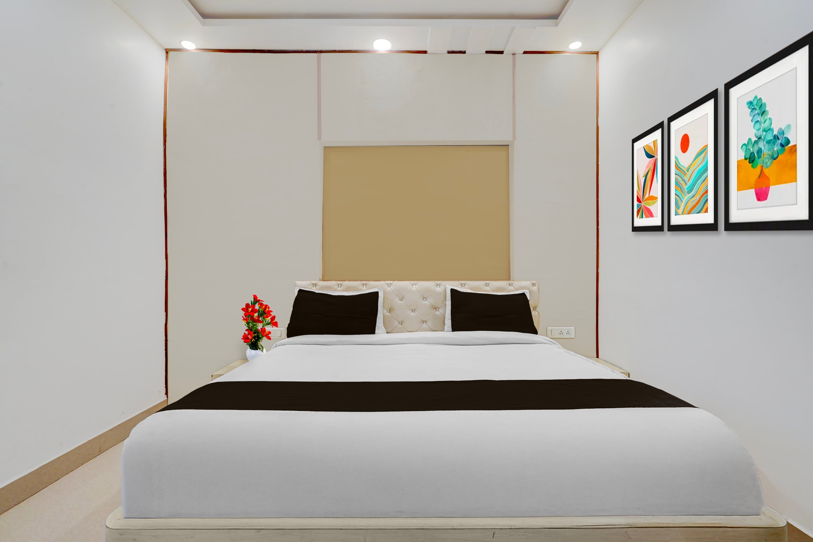 Super Townhouse Oak Phase 13 Varanasi Formerly RR Palace - Tap to explore photos