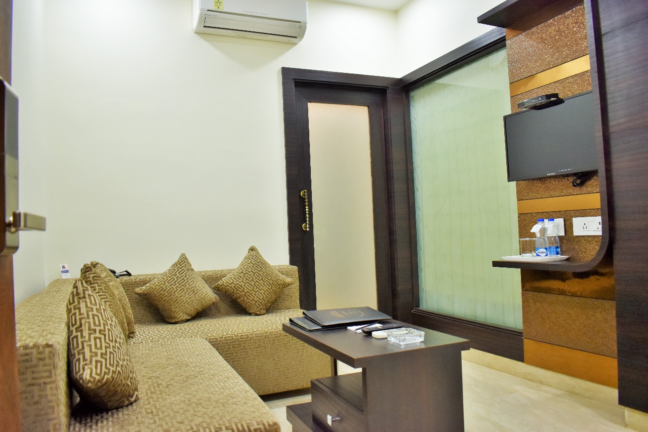 Hotel Silver Arcade - Tap to explore photos