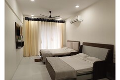 The Urban Nest  With Pvt Balcony