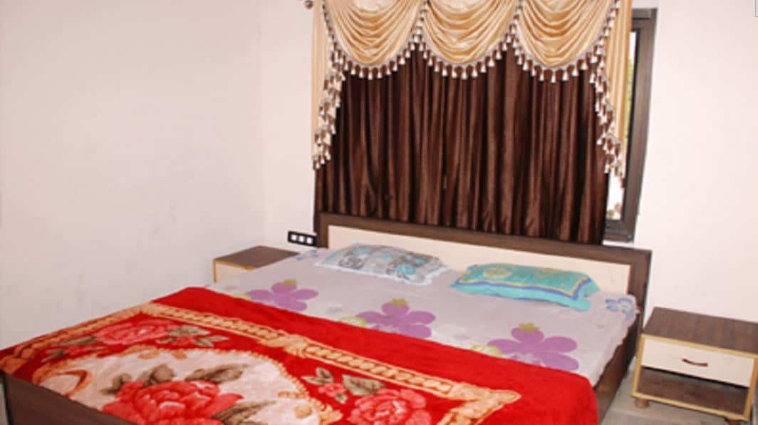 Royal Palace - Tap to explore photos