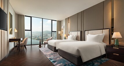 Radisson Blu Hotel, Ha Long Bay Room Type - Deluxe Room - Lake View Radisson Blu Hotel, Ha Long Bay Room Type - Deluxe Room - Lake View