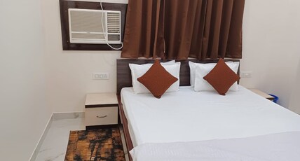 HOTEL SANGAM GARDEN Room Type - Deluxe Double Bed