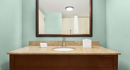 Hampton Inn & Suites Outer Banks-Corolla Room Type - 2QN STUD OCN POOL NONSMOK