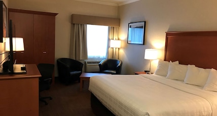 Best Western Thunder Bay Crossroads Room Type - 1 King Bed, Non-Smoking, High Speed Internet Access, Business Plus Room, Microwave And Refrigerator, Best Western Thunder Bay Crossroads Room Type - 1 King Bed, Non-Smoking, High Speed Internet Access, Business Plus Room, Microwave And Refrigerator,