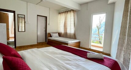 Hillnest Darjeeling Room Type - Bedroom 1