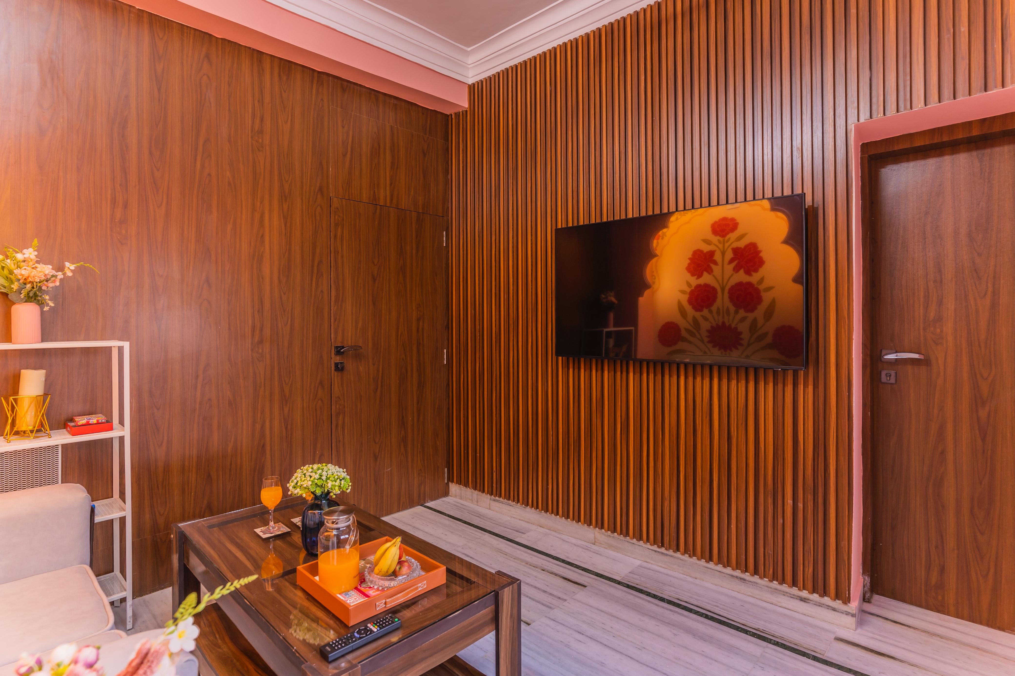 The Jharoka Home with parking 500mtr from lake - Tap to explore photos