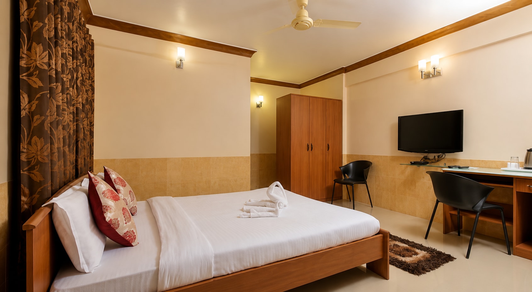 Shree Villa Corporae Guest House - Tap to explore photos