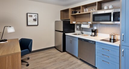 Candlewood Suites DOTHAN Room Type - 2 Queen Studio Suite Mobility Accessible Roll In Shower