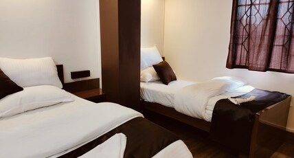 RKS Homestay Room Type - Deluxe Triple Room (101)