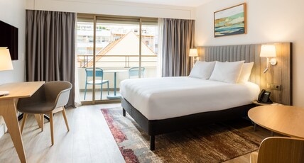 Staybridge Suites Cannes Centre, an IHG Hotel Room Type - 1 Queen Studio Suite Balcony Staybridge Suites Cannes Centre, an IHG Hotel Room Type - 1 Queen Studio Suite Balcony