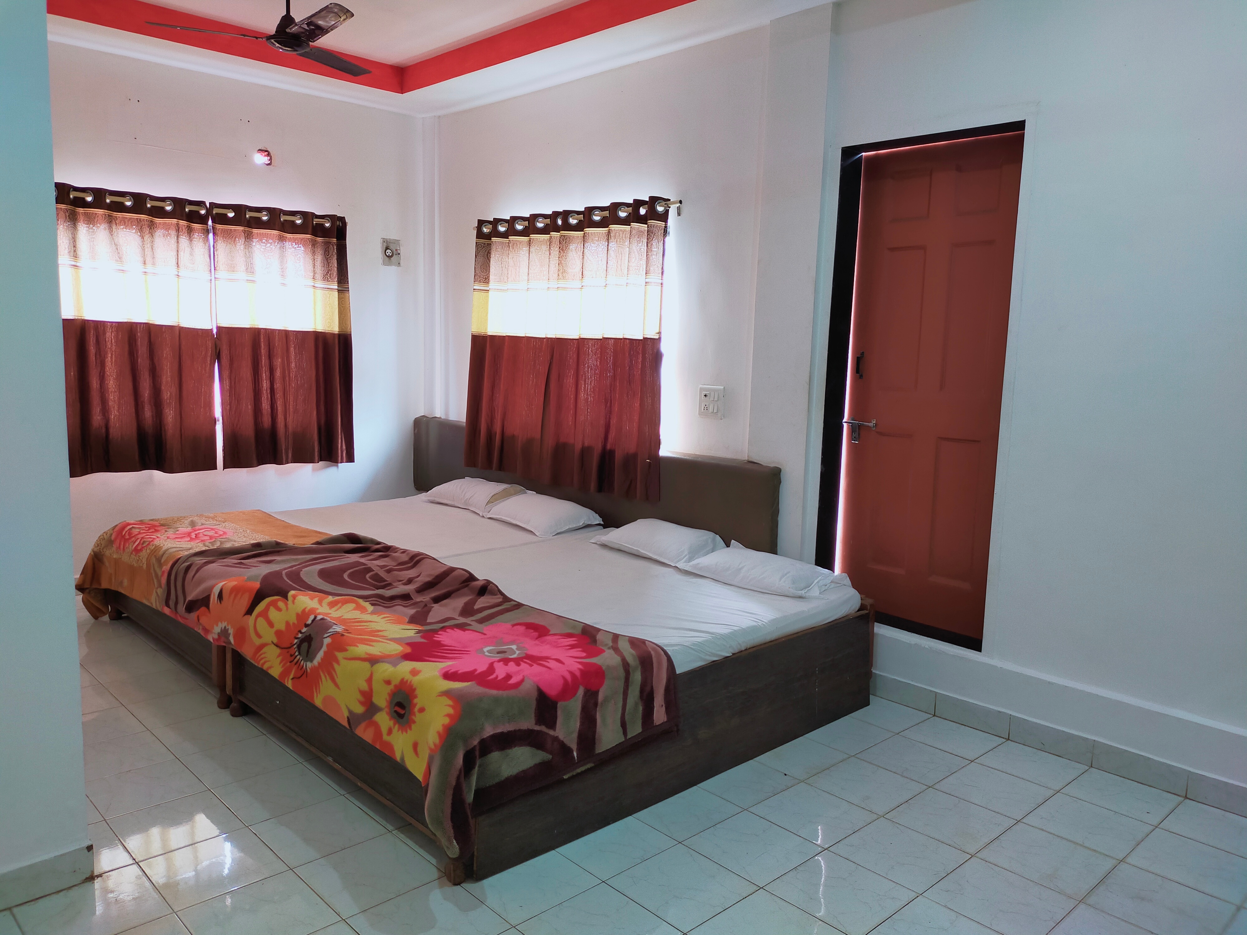 KSB Sea View Lodging - Tap to explore photos
