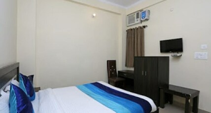 Hotel Ganges Park Room Type - Deluxe Ganga View Room