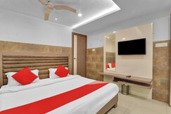 Super Hotel O Sada Shiv Guest House