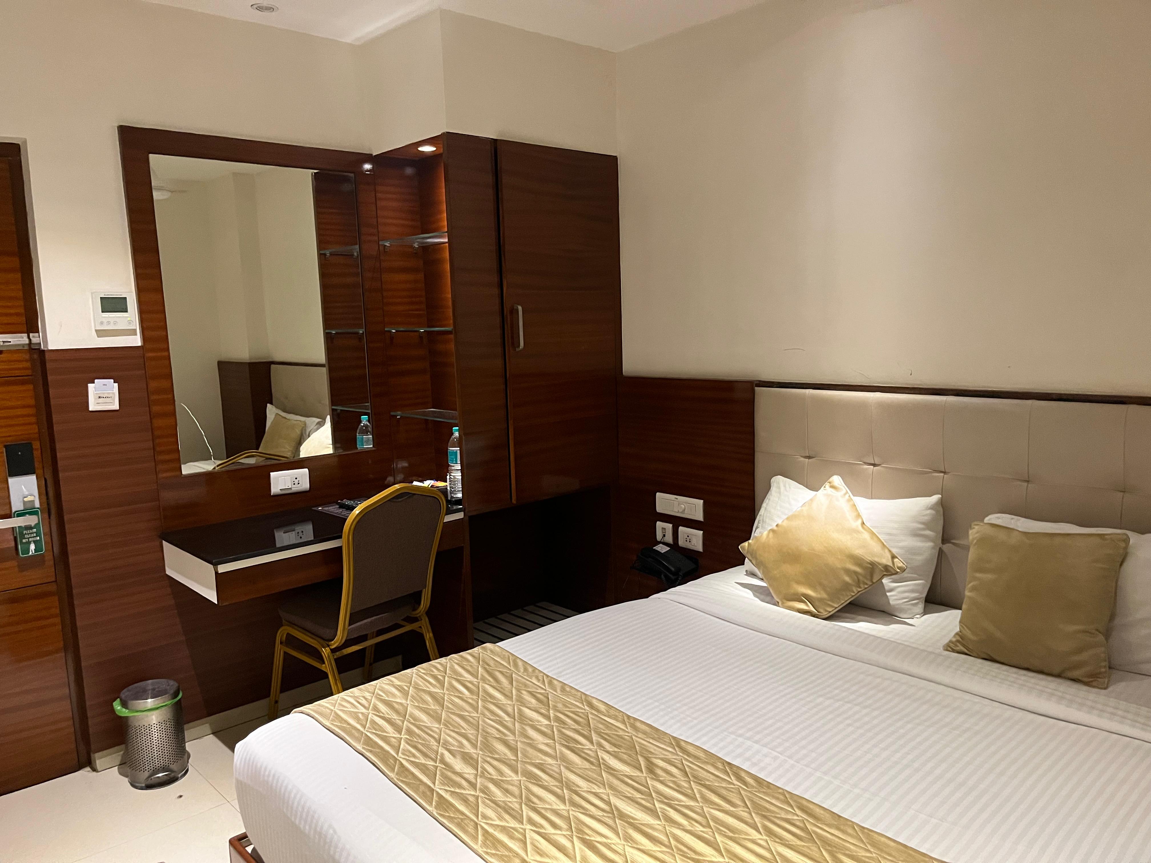 Hotel Green Ridge - Tap to explore photos