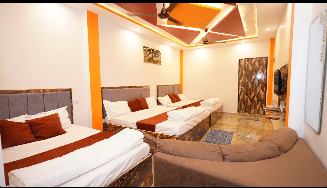 MAA SHAKTI PAYING GUEST HOUSE - Tap to explore photos