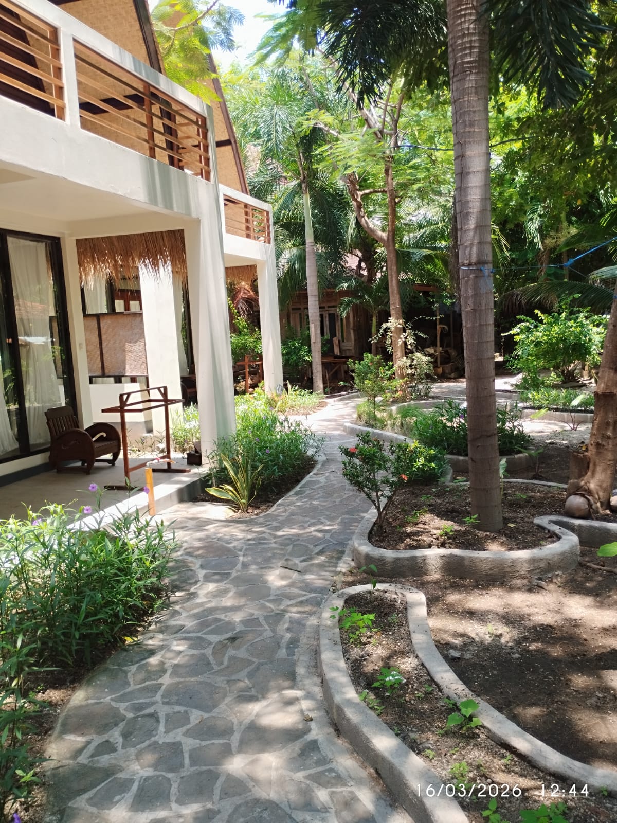 Omah Gili Hotel - Tap to explore photos