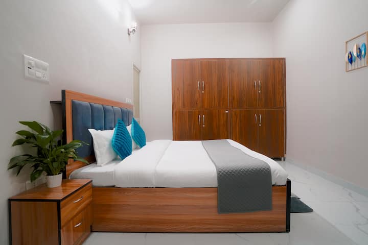 3BED|Netflix|AC|Parking|Wi-Fi|Patrika Gate|EHCC - Tap to explore photos