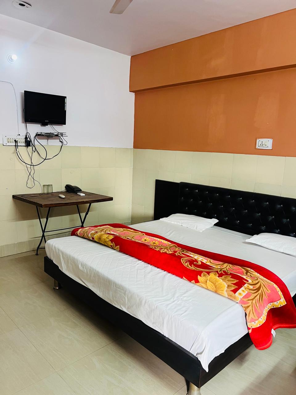 Satyam Shivam Palace & Resort - Tap to explore photos