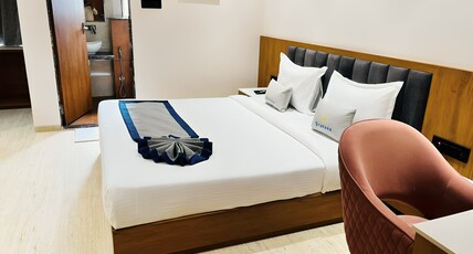 Pravasa Stay, Bapat Square Room Type - Superior Room