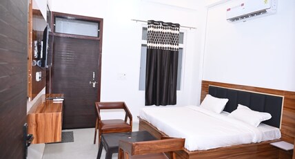 HOTEL SANJAY PLACE  Room Type - super Deluxe family room