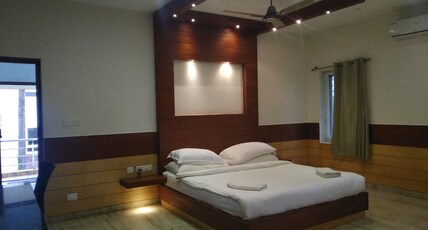 La Four Seasons - A Luxury Resort Room Type - Orchid Villa 2 A single bedroom only